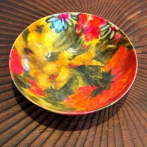 Vintage 1970s MCM Fiberglass Floral Bowl. 6.5" Diameter.
